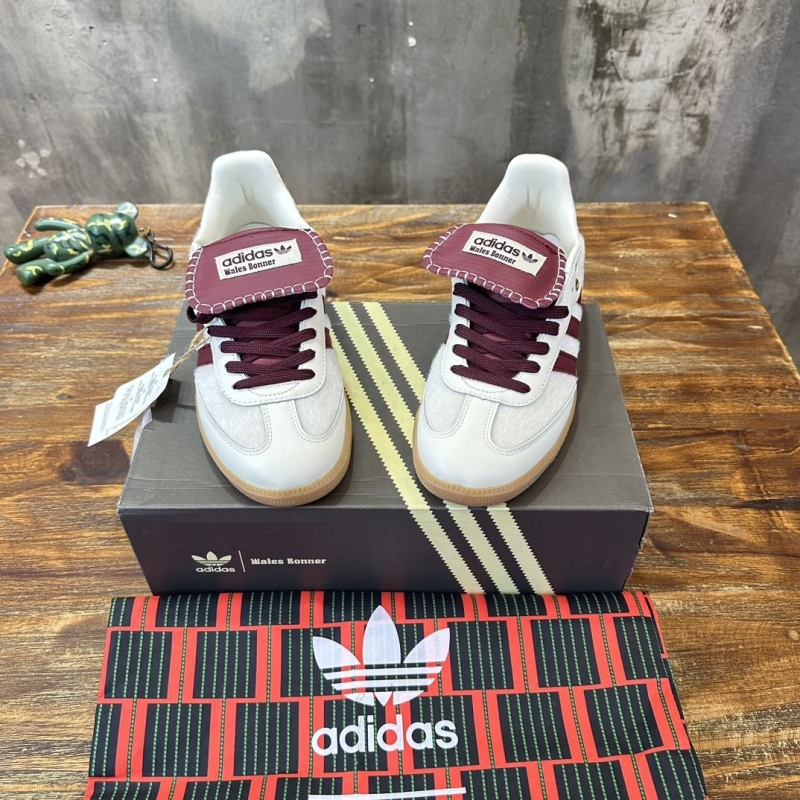 Adidas Sneakers